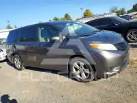 2015 Toyota SIENNA фото