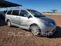 2015 Toyota SIENNA photo