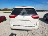 2015 Toyota SIENNA photo