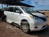 2015 Toyota SIENNA photo