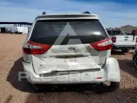 2015 Toyota SIENNA photo