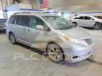 2015 Toyota SIENNA photo
