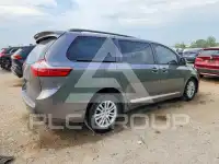 2015 Toyota SIENNA photo