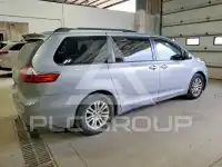 2015 Toyota SIENNA photo