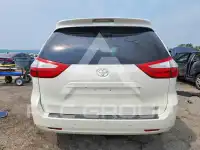 2015 Toyota SIENNA photo