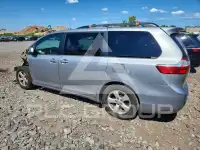 2015 Toyota SIENNA фото