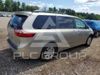 2015 Toyota SIENNA photo