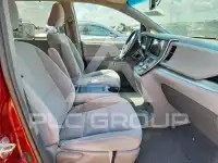 2015 Toyota SIENNA photo