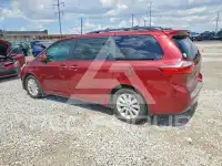2015 Toyota SIENNA photo