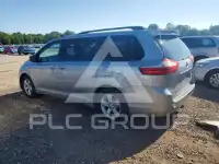 2015 Toyota SIENNA photo