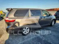 2015 Toyota SIENNA photo