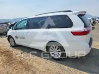 2015 Toyota SIENNA photo