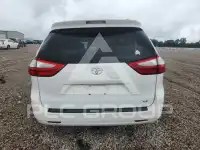 2015 Toyota SIENNA photo