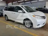2015 Toyota SIENNA photo