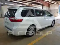 2015 Toyota SIENNA photo