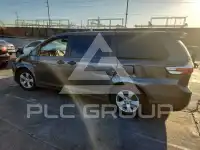 2015 Toyota SIENNA photo