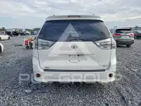 2015 Toyota SIENNA photo