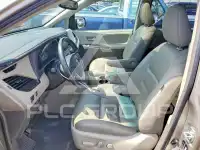 2015 Toyota SIENNA photo
