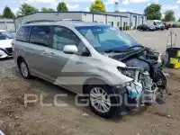 2015 Toyota SIENNA photo