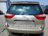 2015 Toyota SIENNA photo