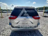 2015 Toyota SIENNA photo