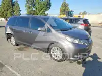 2015 Toyota SIENNA photo