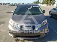 2015 Toyota SIENNA photo