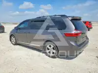 2015 Toyota SIENNA photo