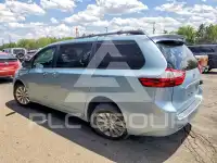 2015 Toyota SIENNA photo