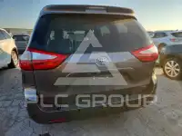 2015 Toyota SIENNA photo