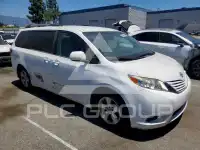 2015 Toyota SIENNA фото