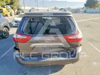 2015 Toyota SIENNA photo