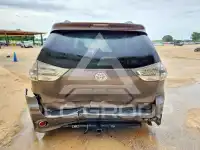 2015 Toyota SIENNA photo