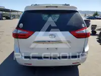 2015 Toyota SIENNA photo