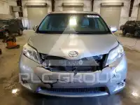 2015 Toyota SIENNA photo