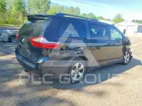 2015 Toyota SIENNA photo