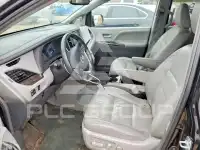 2015 Toyota SIENNA photo