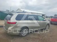 2015 Toyota SIENNA photo