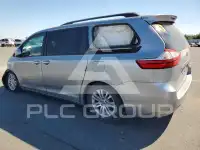 2015 Toyota SIENNA photo