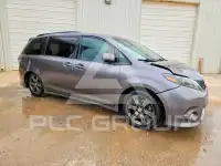 2015 Toyota SIENNA photo
