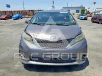 2015 Toyota SIENNA фото