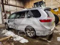 2015 Toyota SIENNA фото