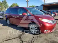 2015 Toyota SIENNA фото