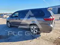 2015 Toyota SIENNA photo
