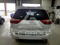 2015 Toyota SIENNA photo