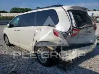2015 Toyota SIENNA photo