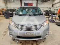 2015 Toyota SIENNA photo