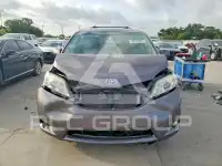 2015 Toyota SIENNA photo