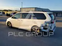 2015 Toyota SIENNA photo