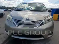 2015 Toyota SIENNA photo